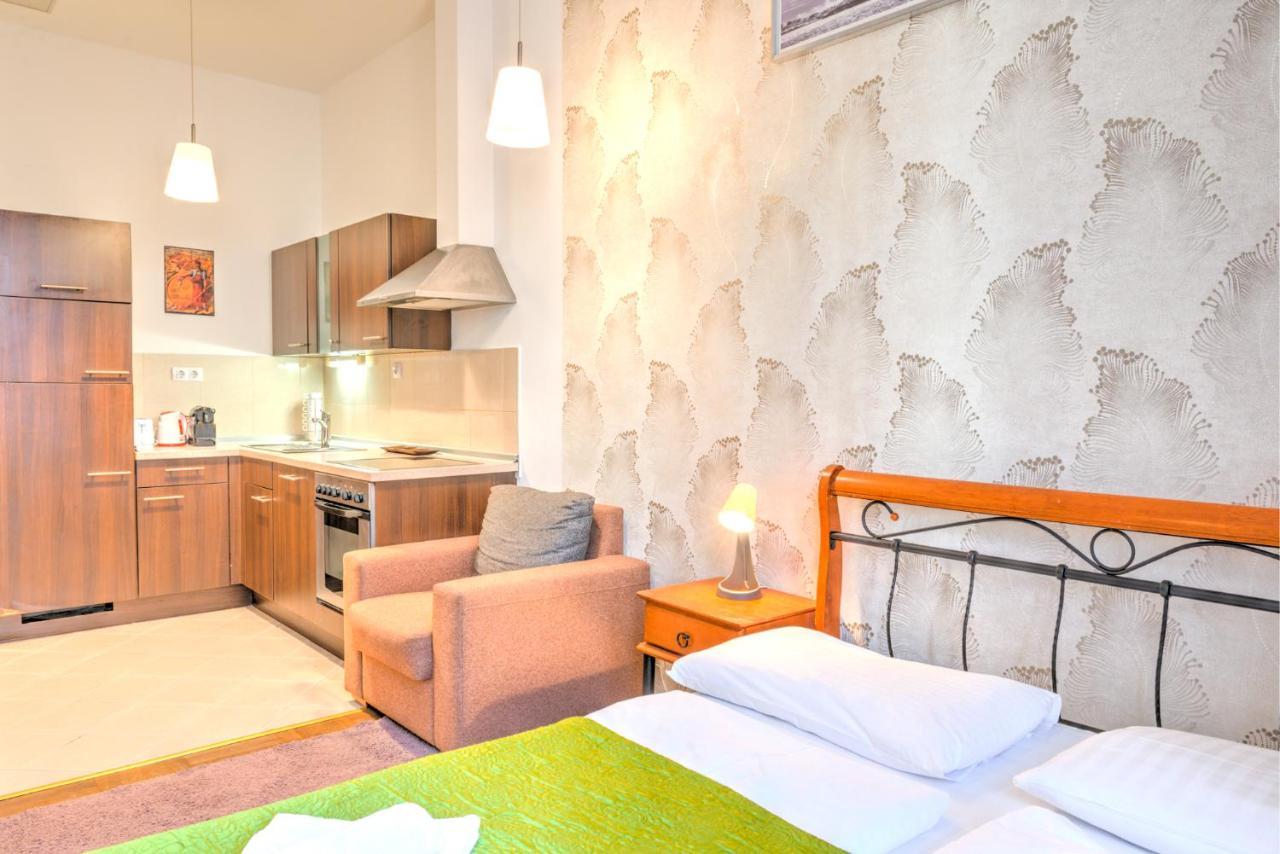 Center Apartment *
