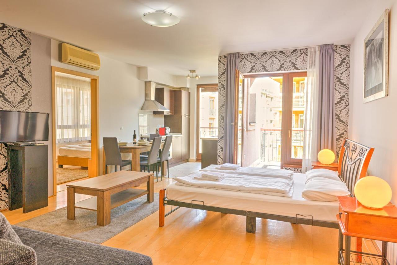 Apartment Center *