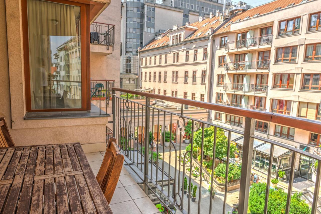 Apartment Center *