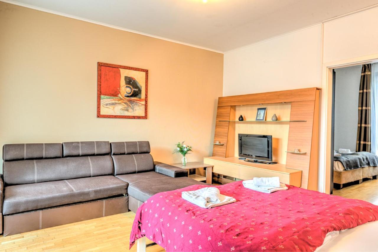 Apartment Center *