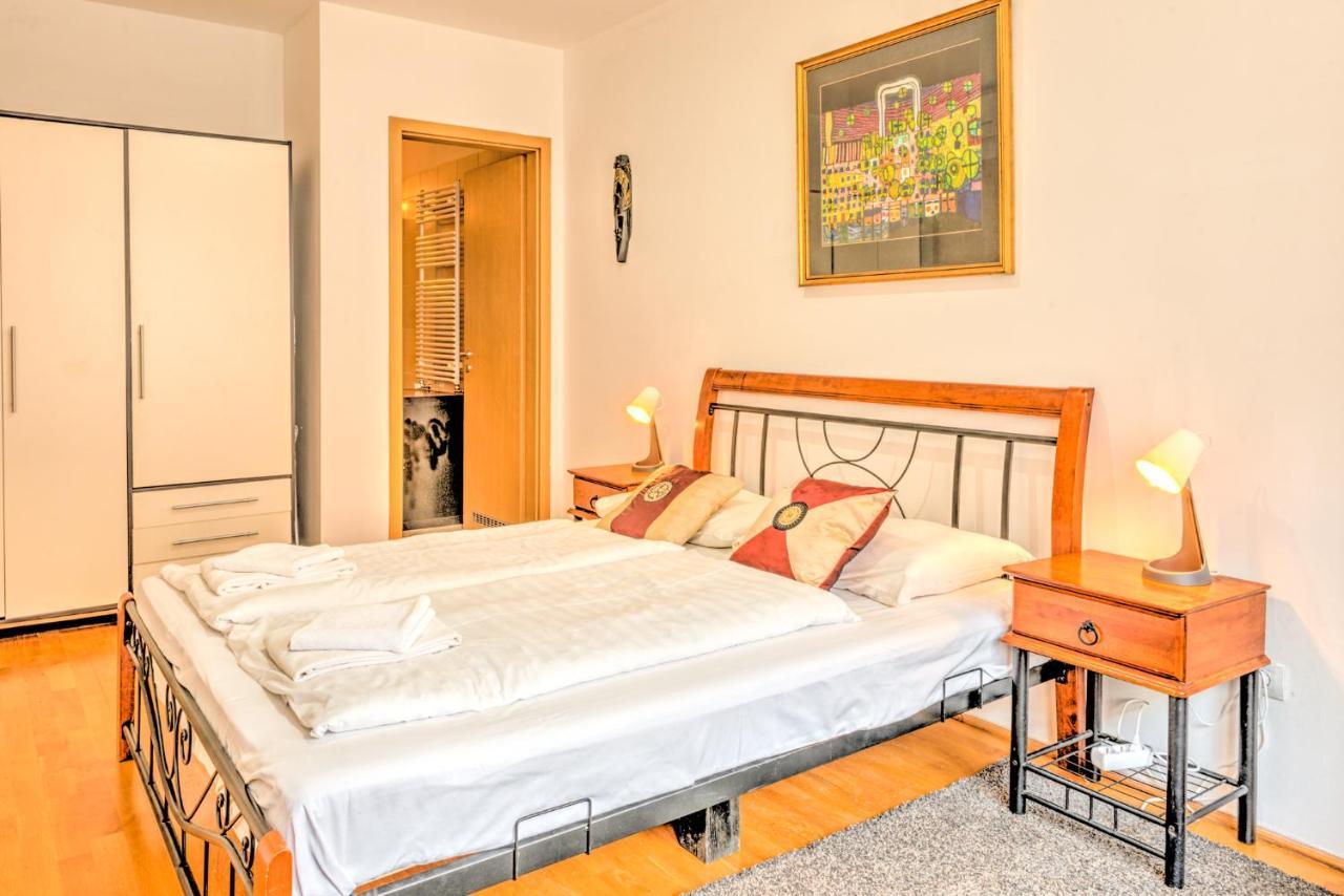 Center Apartment *