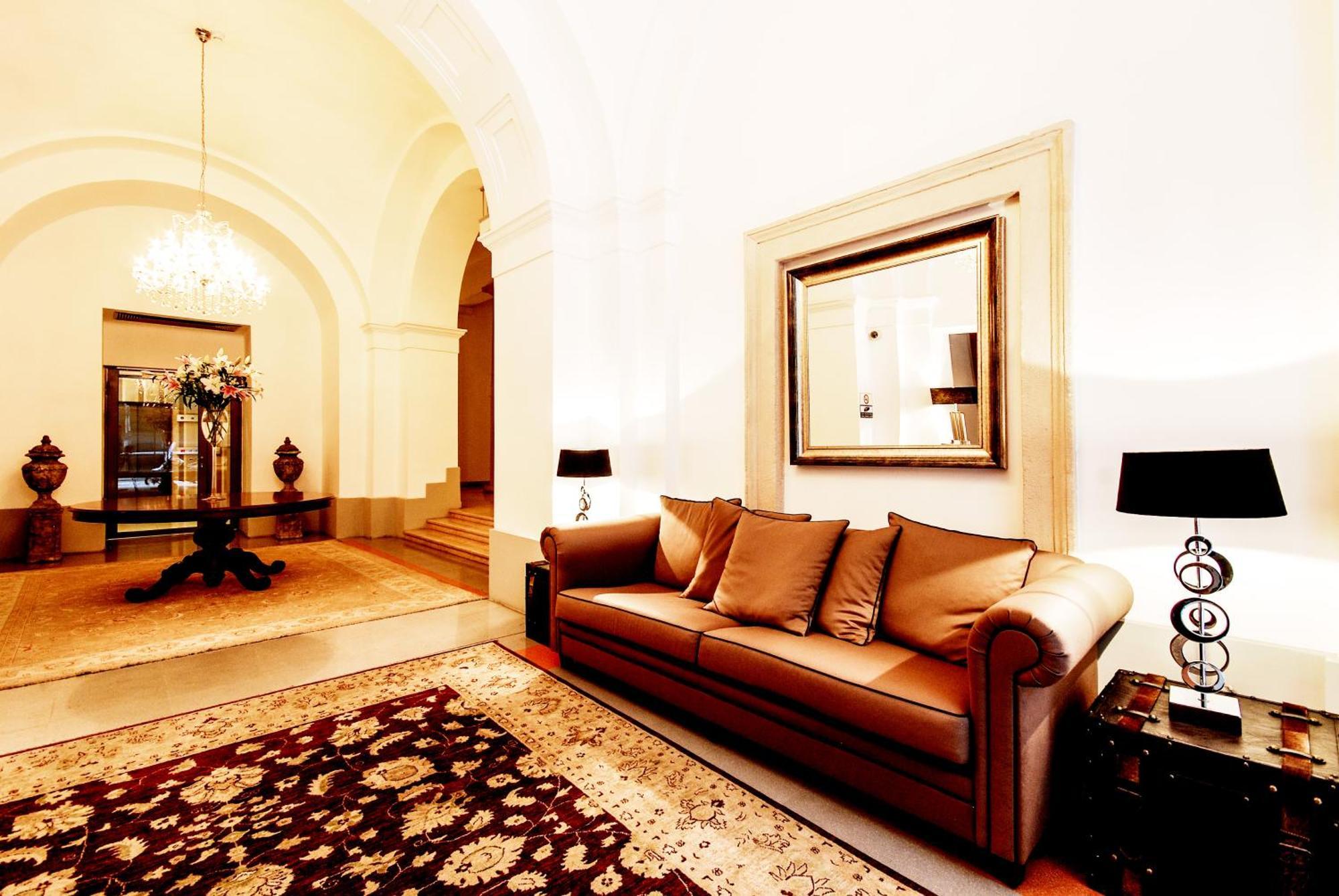 Apartment Center *